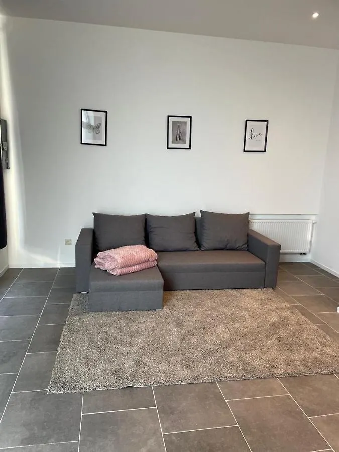 Station 171 Bruxelles-Charleroi-Airport Apartment
