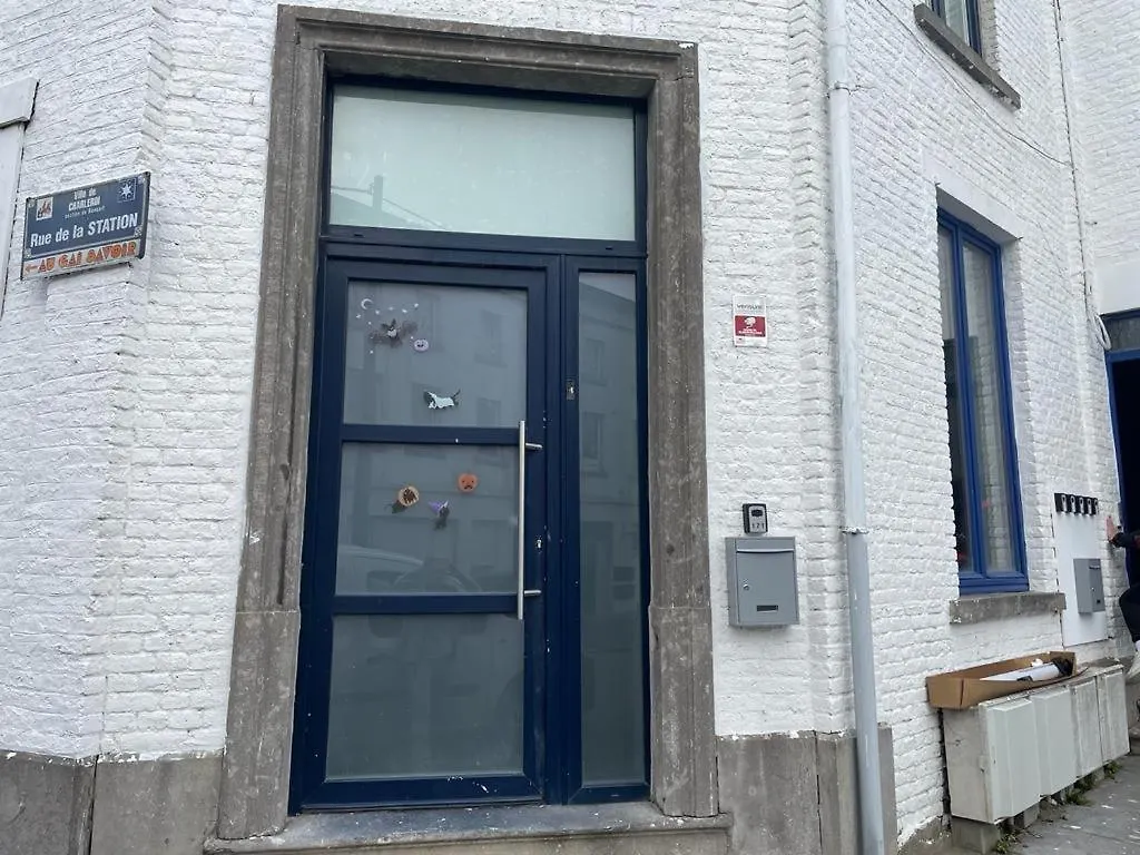 Station 171 Bruxelles-Charleroi-Airport Apartment